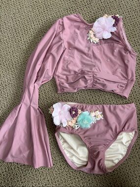 Reverence Two Piece Dance Coustume